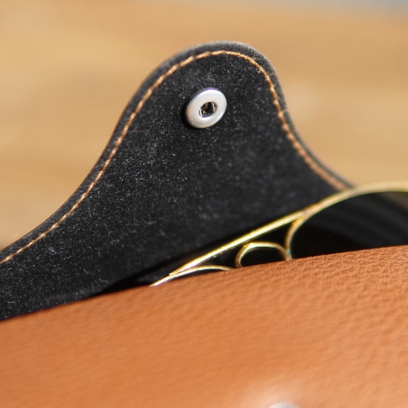 1980s Ray-Ban Aviator Sunglasses - Picture 14 of 17